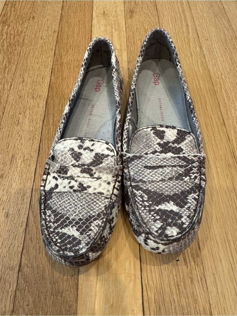 GAP Women's Snake-Print Penny Loafers in White and Brown